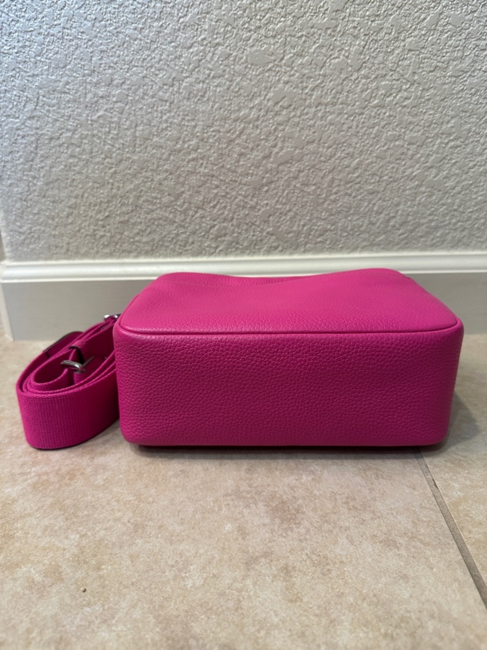 New Michael Kors Double Zip Camera Crossbody Bag - Picture 4 of 8